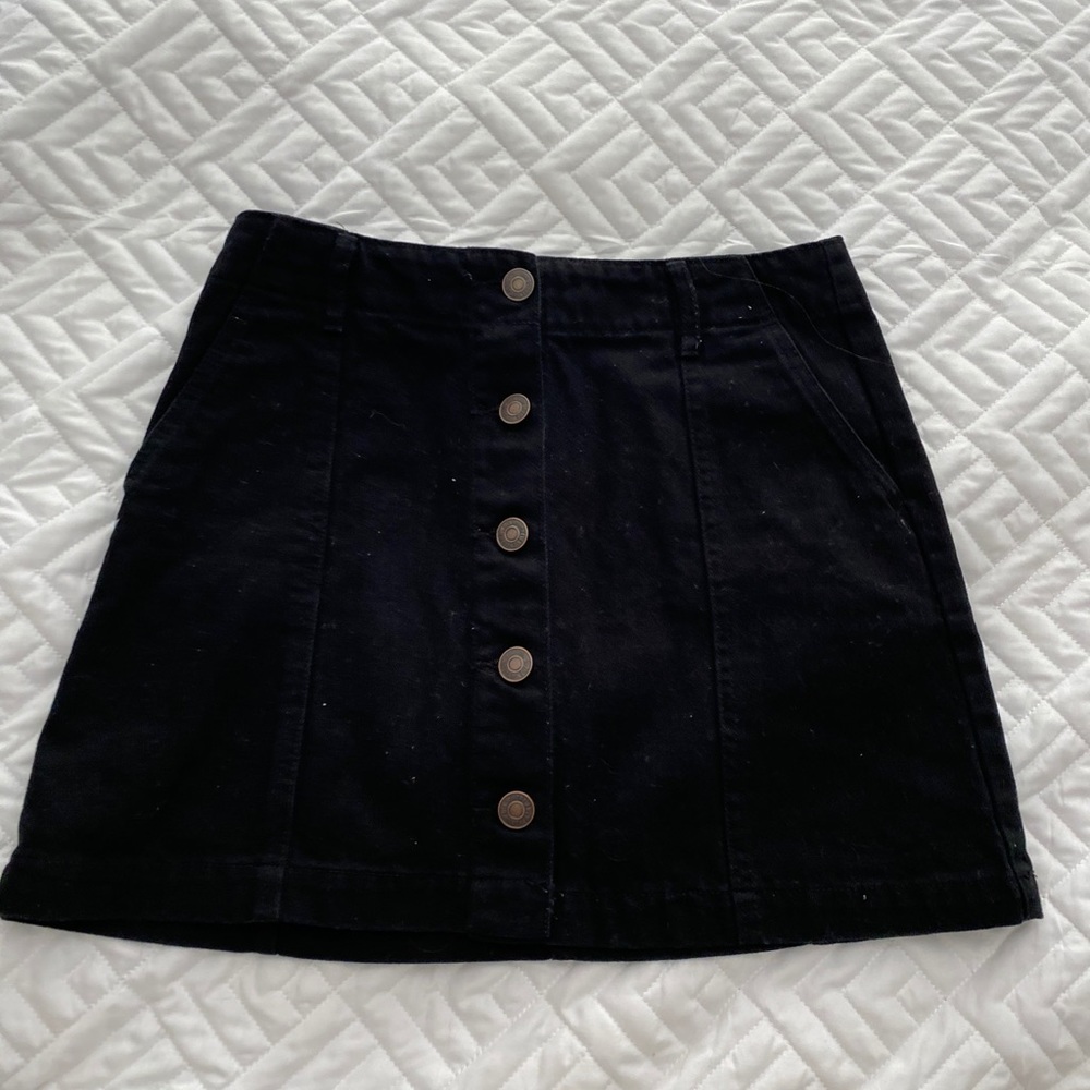 🍩black button skirt
